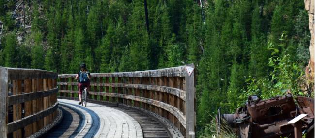 Artifacts can be found along the trail | Nathalie Gauthier